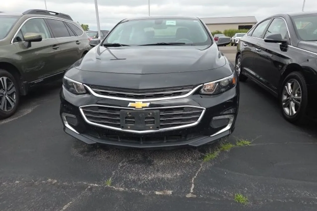 2016 Chevrolet Malibu 1LT photo 1