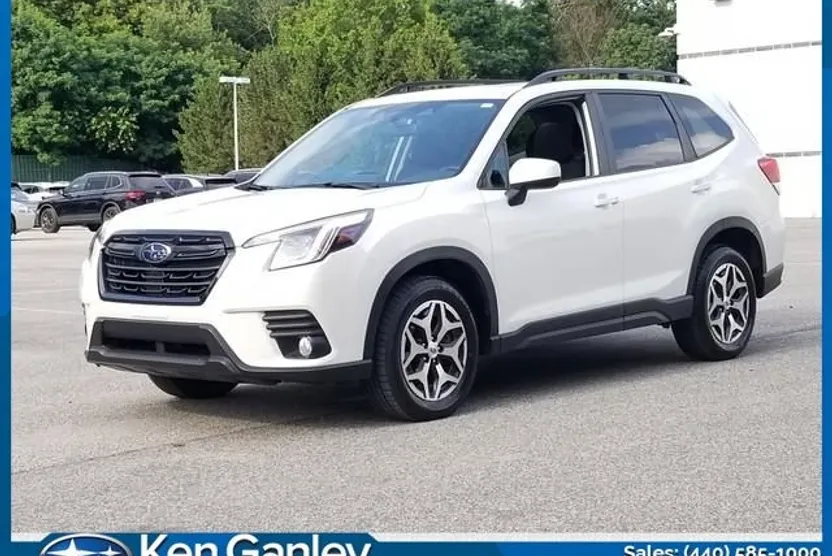 2022 Subaru Forester Premium photo 1