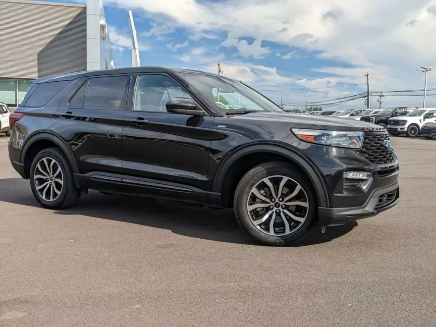 2022 Ford Explorer ST-Line photo 1