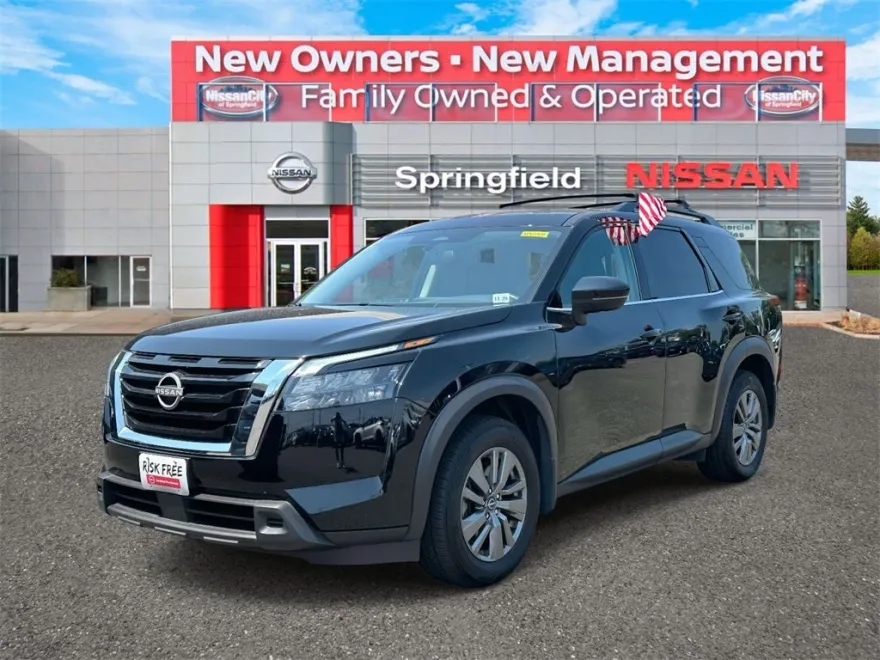 2024 Nissan Pathfinder SV photo 1