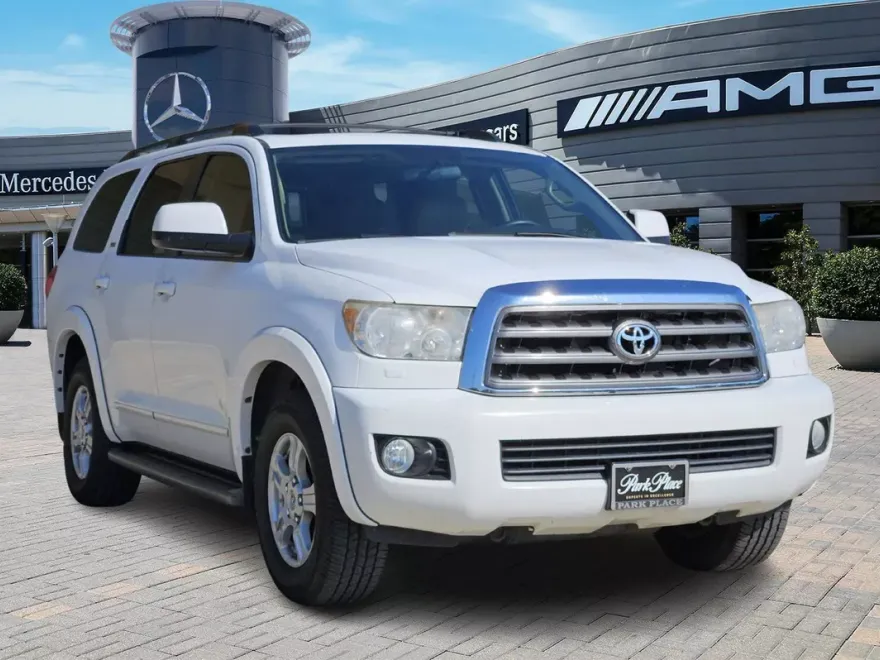 2011 Toyota Sequoia SR5 photo 1