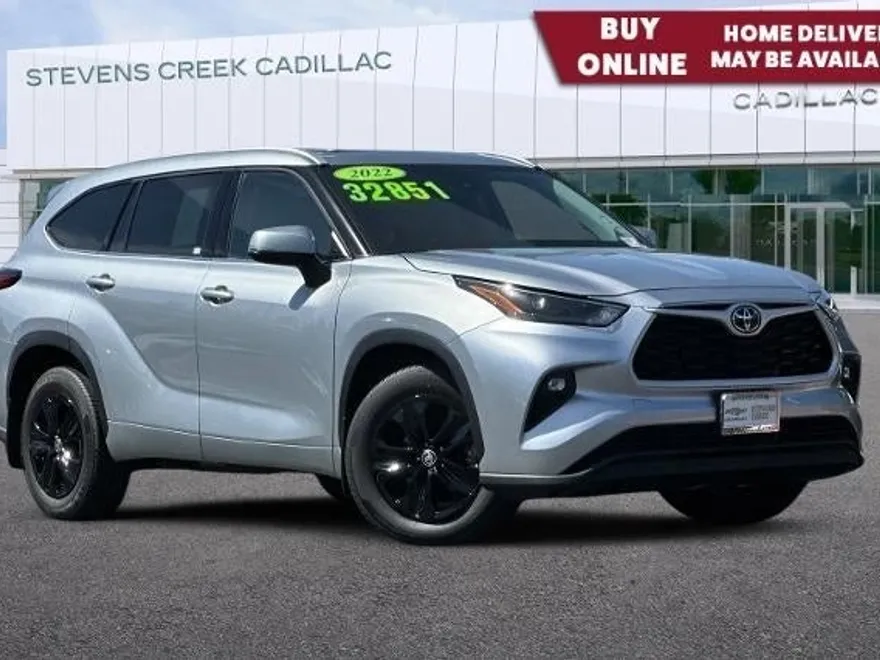 2022 Toyota Highlander XLE photo 1