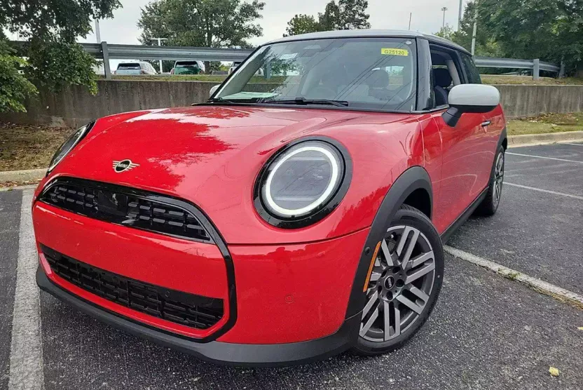 2025 Mini Cooper 2 Door Hardtop Signature photo 1
