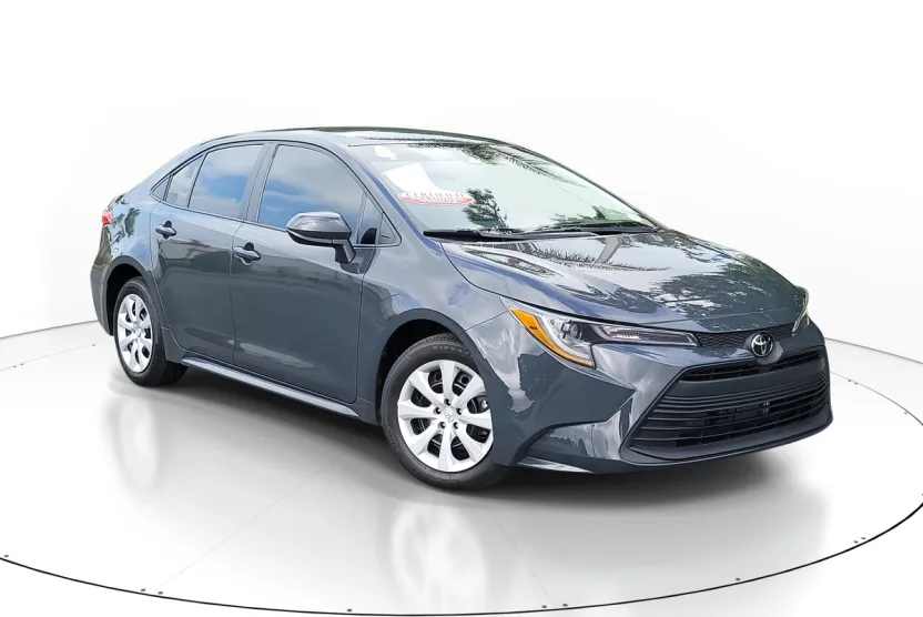 2024 Toyota Corolla LE photo 1