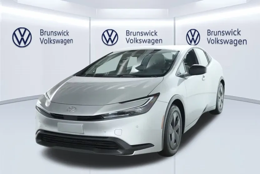 2025 Toyota Prius LE photo 1