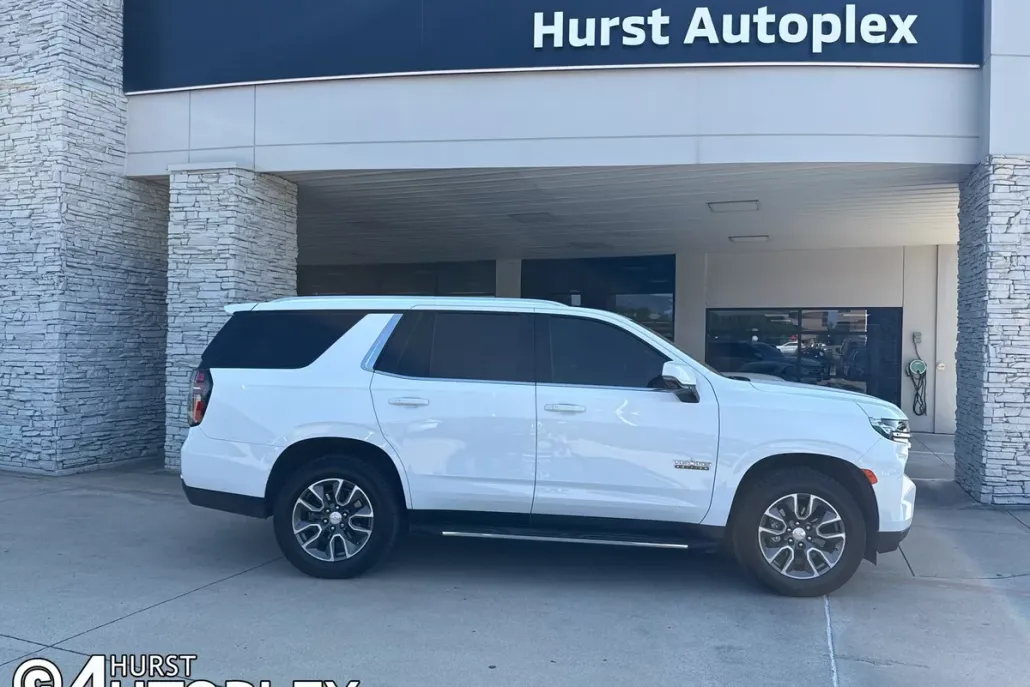 2022 Chevrolet Tahoe LT photo 1