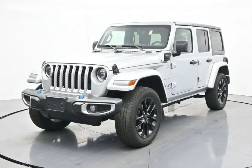 2023 Jeep Wrangler 4xe Sahara photo 1