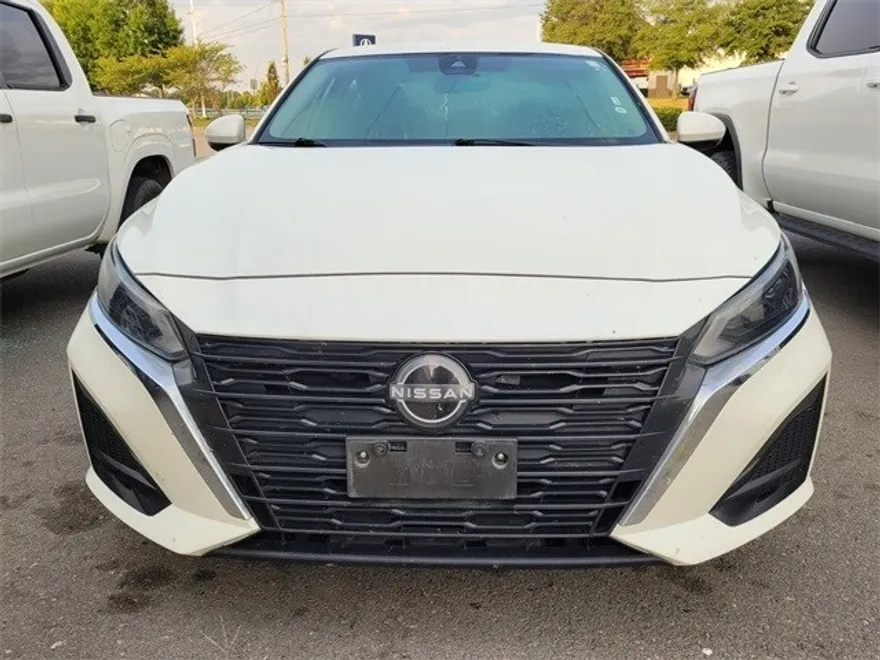 2023 Nissan Altima 2.5 SV photo 1