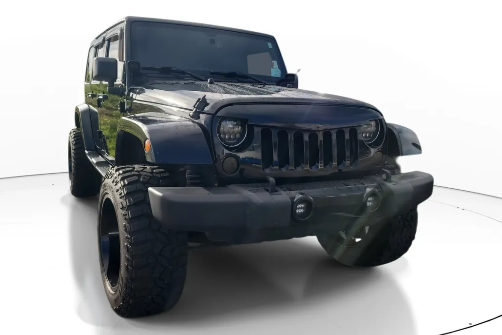2016 Jeep Wrangler Unlimited Sahara photo 1