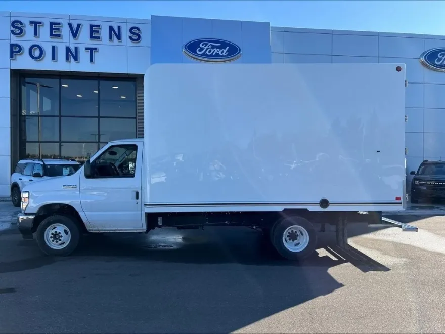 2024 Ford E-450 photo 1