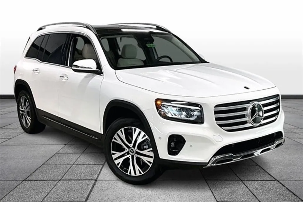 2025 Mercedes Benz GLB 250 4MATIC photo 1