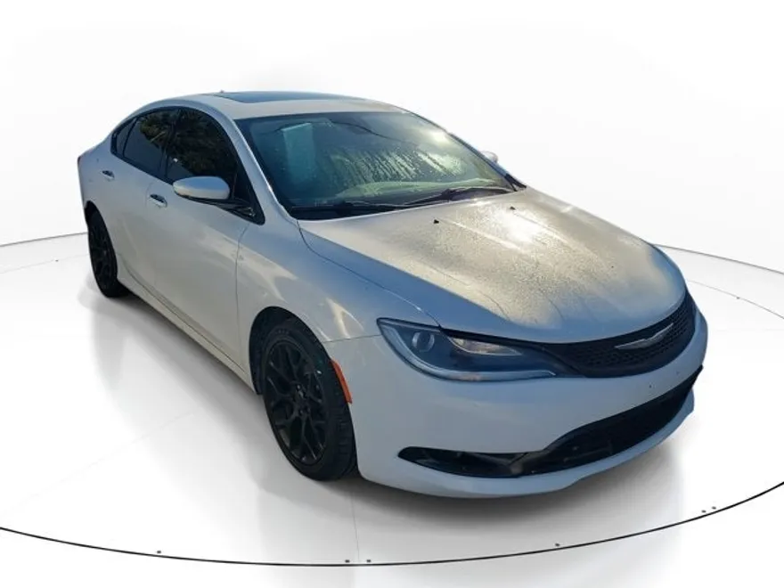 2015 Chrysler 200 C photo 1