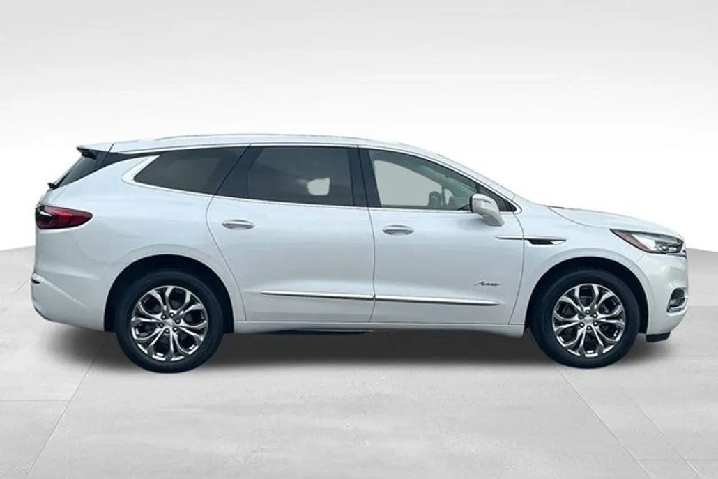 2021 Buick Enclave Avenir photo 1