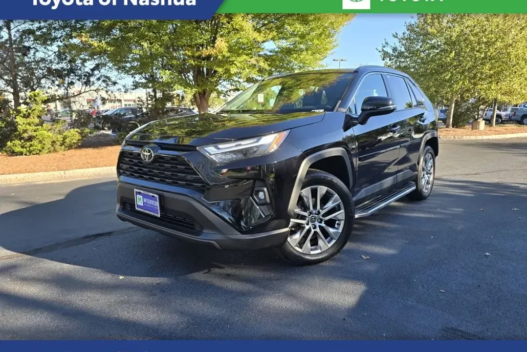 2022 Toyota RAV4 XLE Premium photo 1