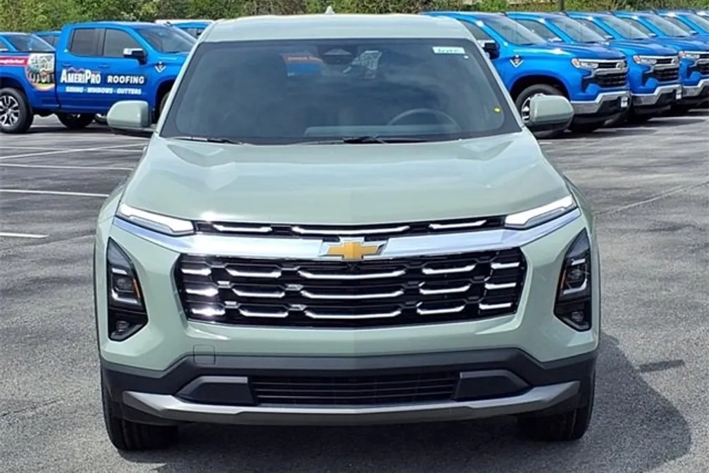 2026 Chevrolet Equinox LT photo 1