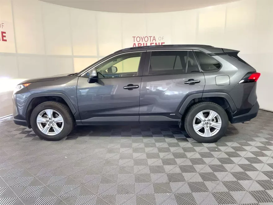 2020 Toyota RAV4 Hybrid XLE photo 1