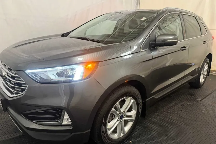 2020 Ford Edge SEL photo 1