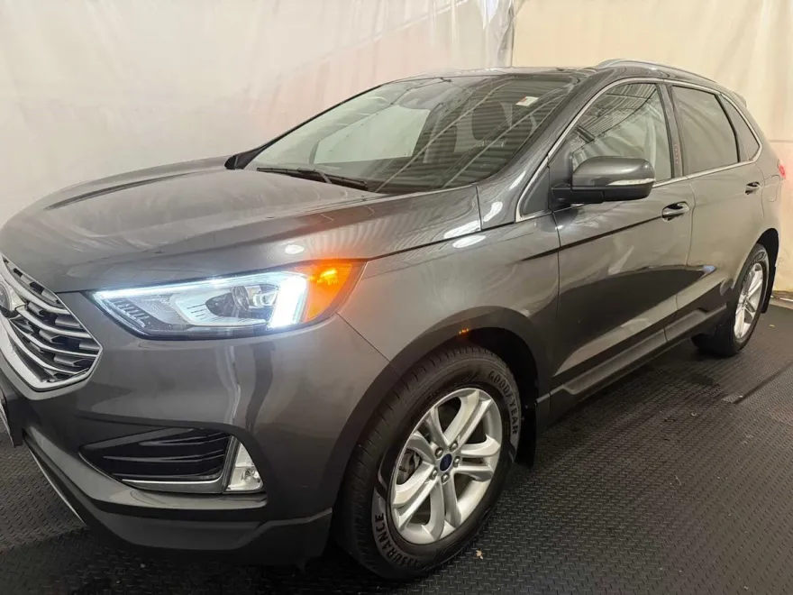 2020 Ford Edge SEL photo 1