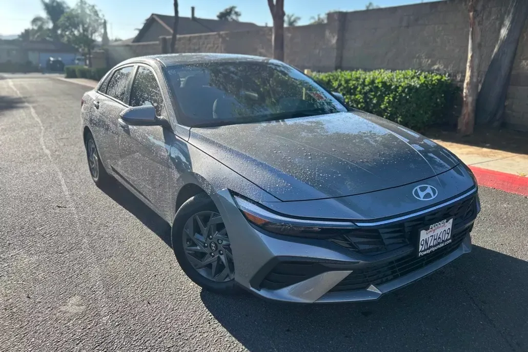 2024 Hyundai Elantra SEL photo 1