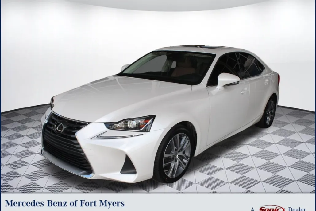 2020 Lexus IS 300 photo 1