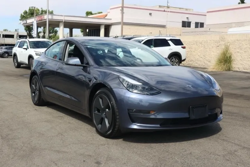 2023 Tesla Model 3 Long Range photo 1