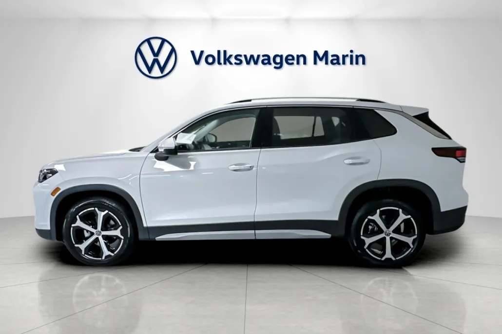 2025 Volkswagen Tiguan SE photo 1