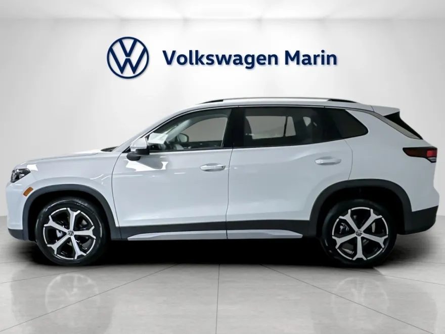 2025 Volkswagen Tiguan SE photo 1