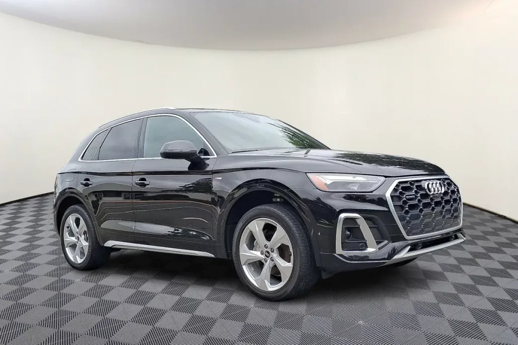 2023 Audi Q5 S line Premium Plus Hybrid photo 1