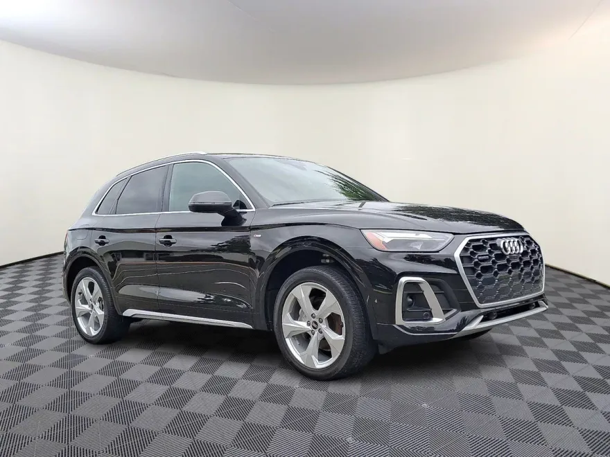 2023 Audi Q5 S line Premium Plus Hybrid photo 1