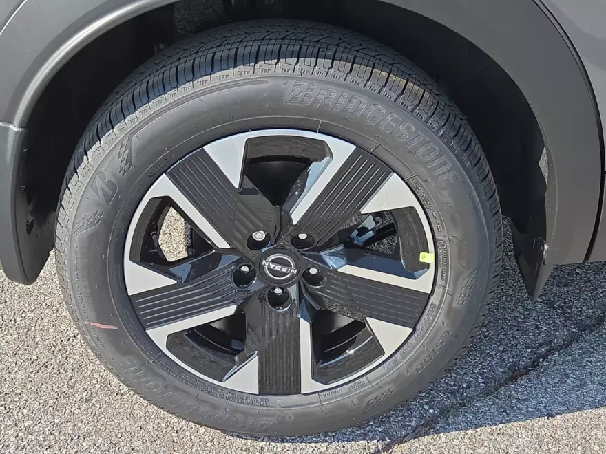 2026 Nissan Kicks SV photo 1