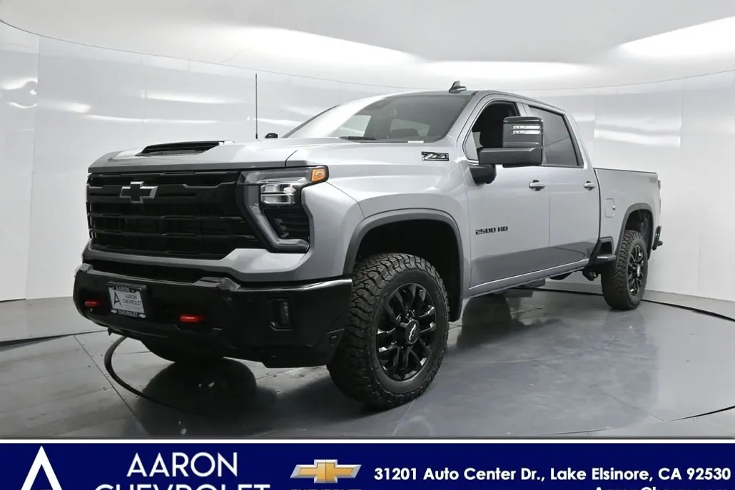 2025 Chevrolet Silverado 2500HD LT photo 1