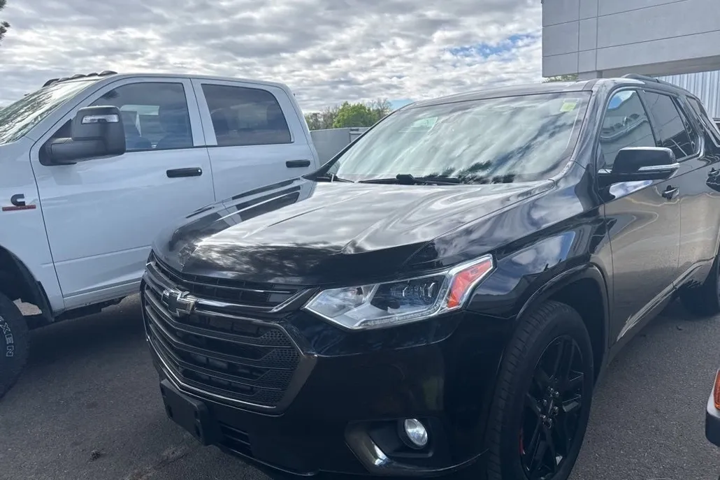2020 Chevrolet Traverse Premier photo 1