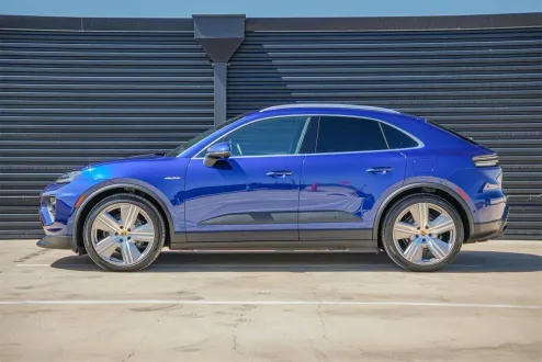 2024 Porsche Macan Electric 4 photo 2