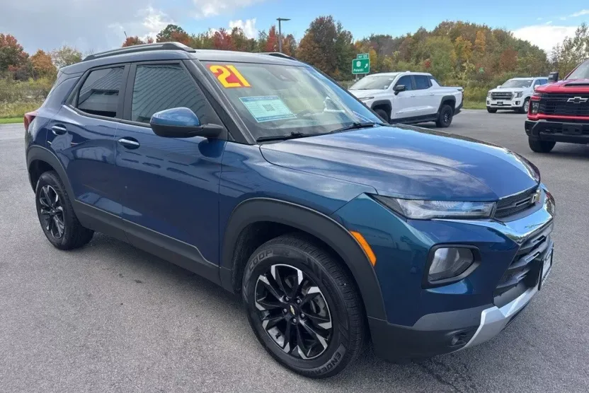2021 Chevrolet Trailblazer LT photo 1