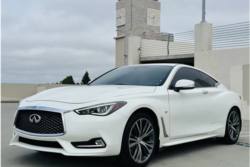 2017 Infiniti Q60 2.0t Premium Coupe photo 1