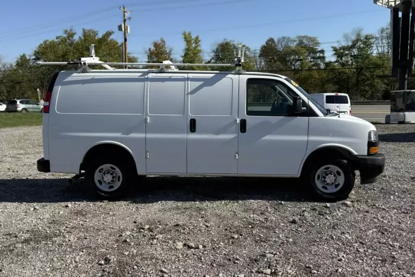 2020 Chevrolet Express 3500 Cargo photo 1