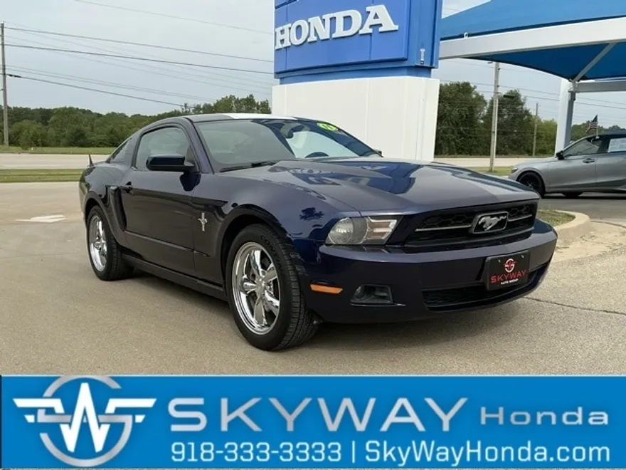 2011 Ford Mustang GT Premium photo 1