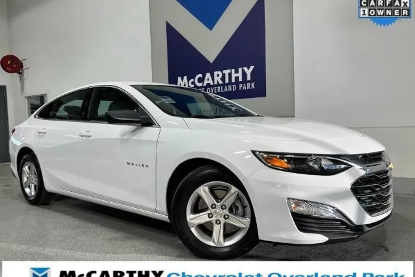 2022 Chevrolet Malibu LS photo 1