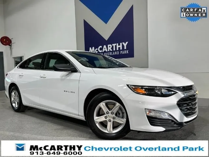 2022 Chevrolet Malibu LS photo 1