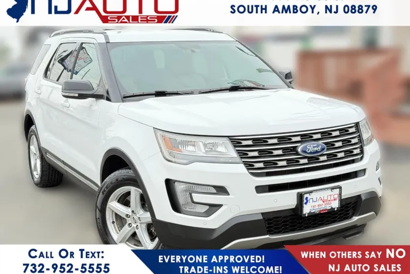 2017 Ford Explorer XLT photo 1
