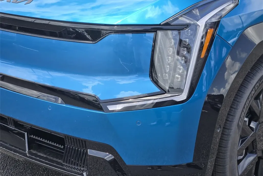 2026 Kia EV9 Land photo 1