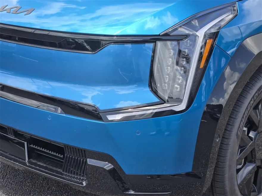 2026 Kia EV9 Land photo 1
