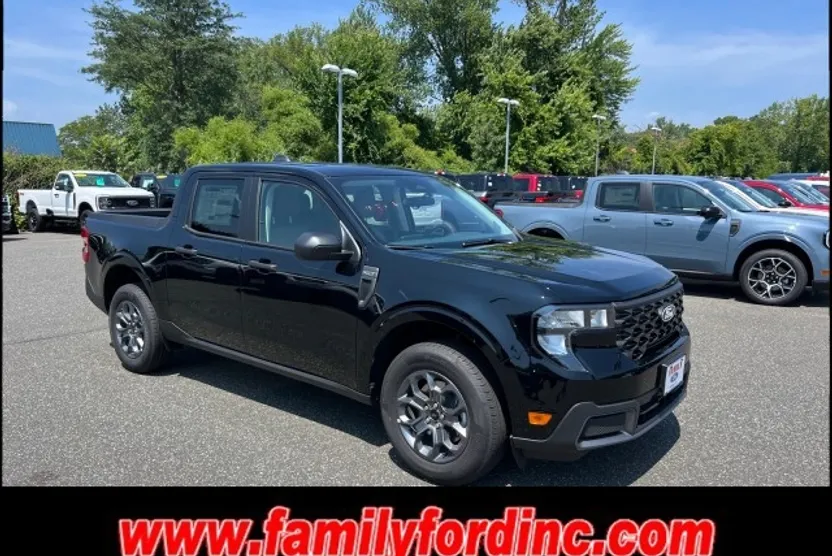 2025 Ford Maverick XLT photo 1