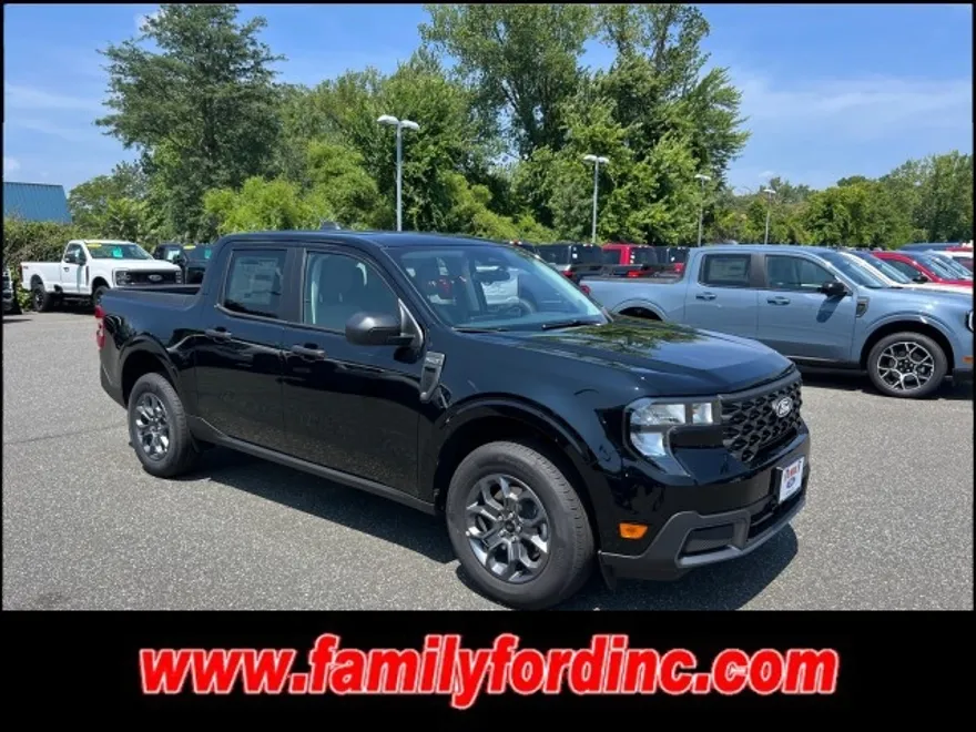 2025 Ford Maverick XLT photo 1