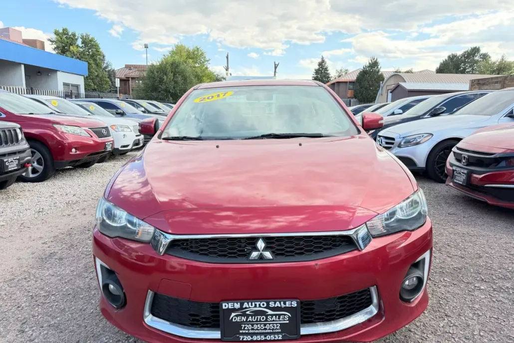 2017 Mitsubishi Lancer ES photo 1