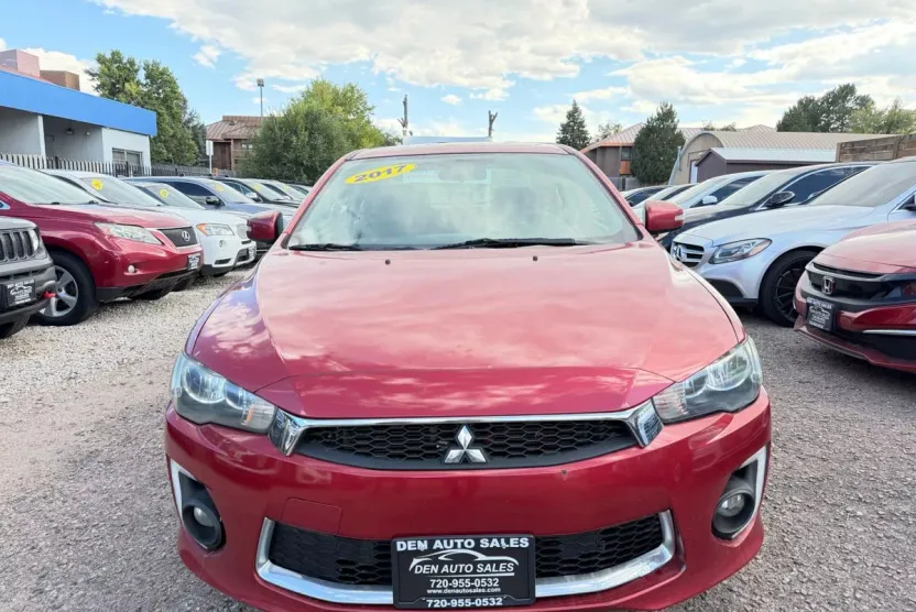 2017 Mitsubishi Lancer ES photo 1