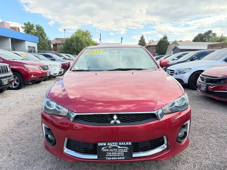 2017 Mitsubishi Lancer ES photo 1