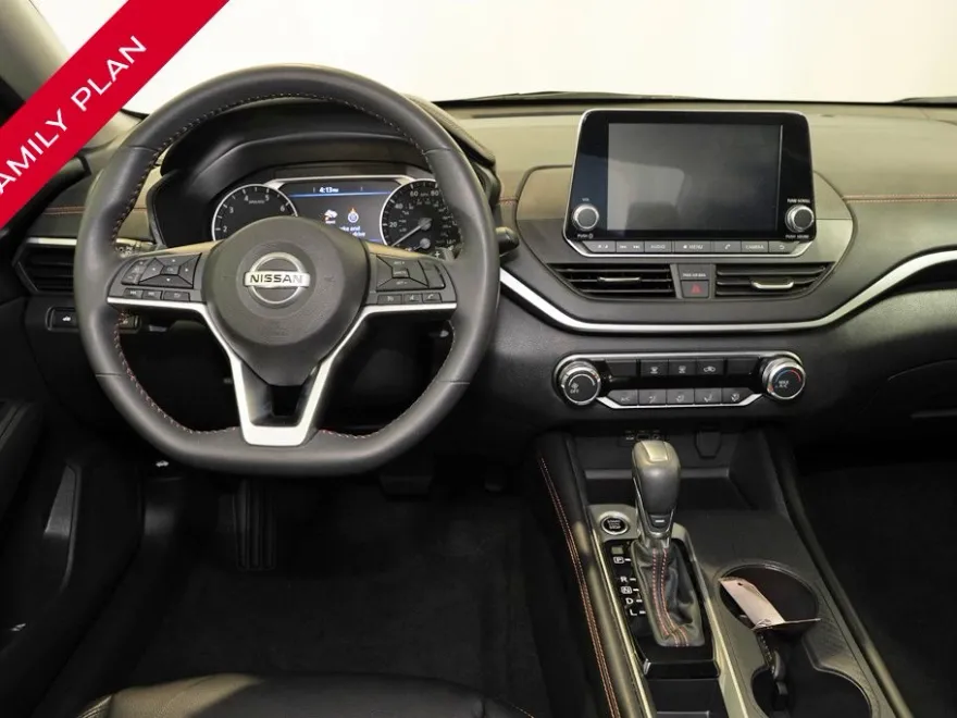 2022 Nissan Altima 2.5 SR photo 1