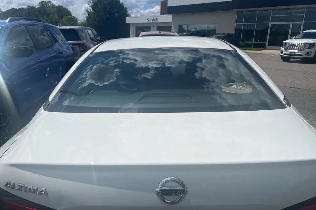 2022 Nissan Altima 2.5 S photo 1