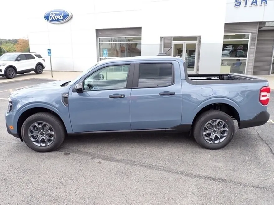 2025 Ford Maverick XLT photo 1